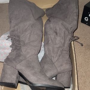 Grey boots